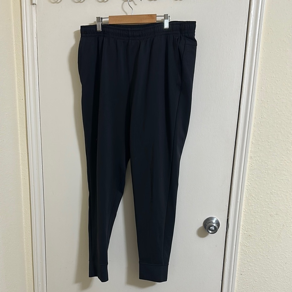 EUC Rhone Men’s Black‎ Athletic Joggers XL